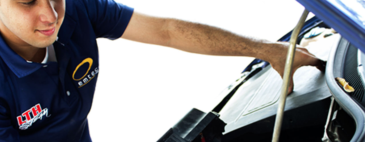 ¿Te quedaste sin batería? llámanos, te vamos a buscar y solucionamos tu problema electrico al momento. EMTEC Mérida